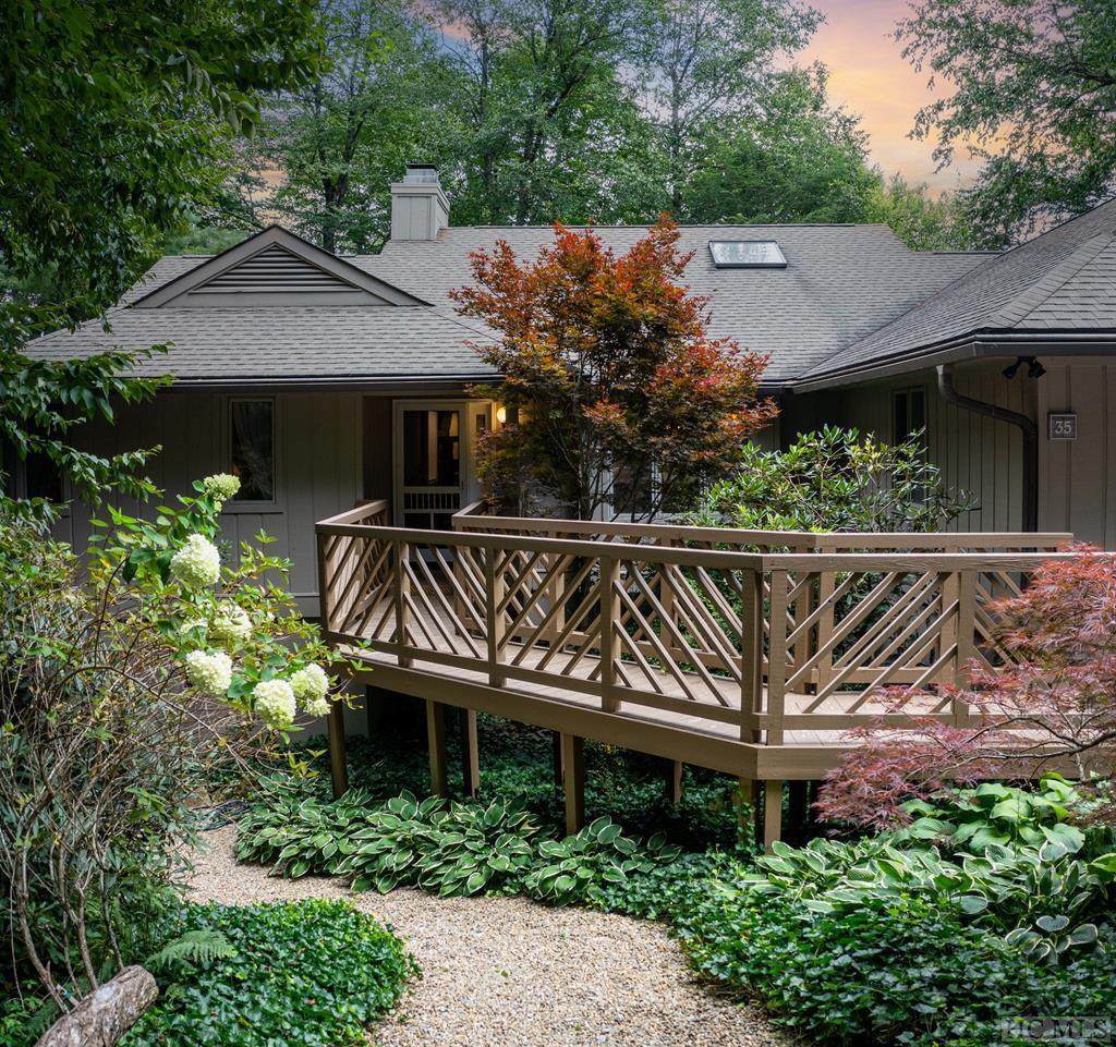 35 Laurelwood Ridge - Photo 1