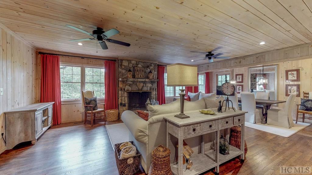 132 Strawberry Lane - Photo 1