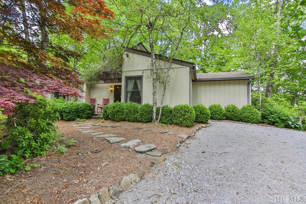 112 Rolling Woods Drive - Photo 1