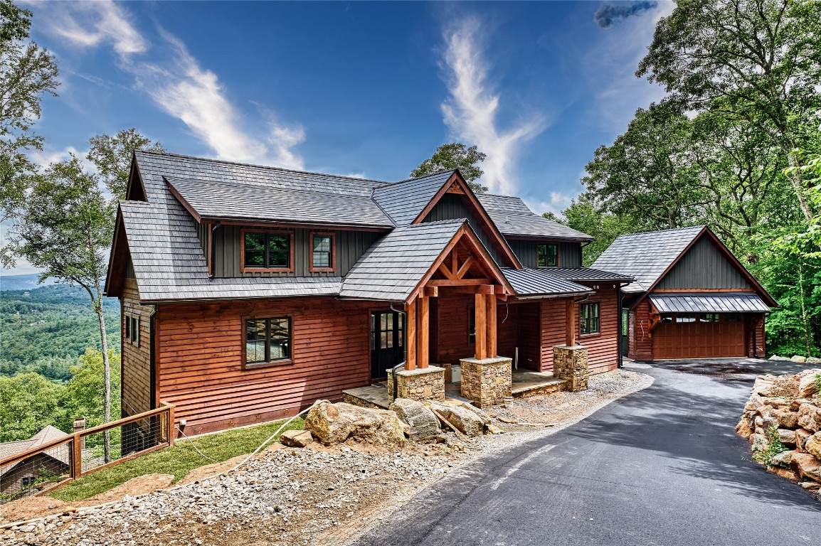 523 Broadview Drive - Photo 1