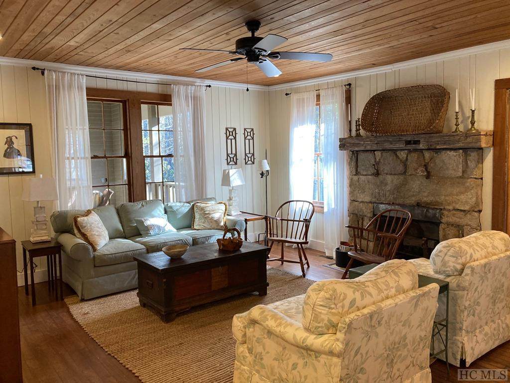 546 Franklin Road - Photo 1