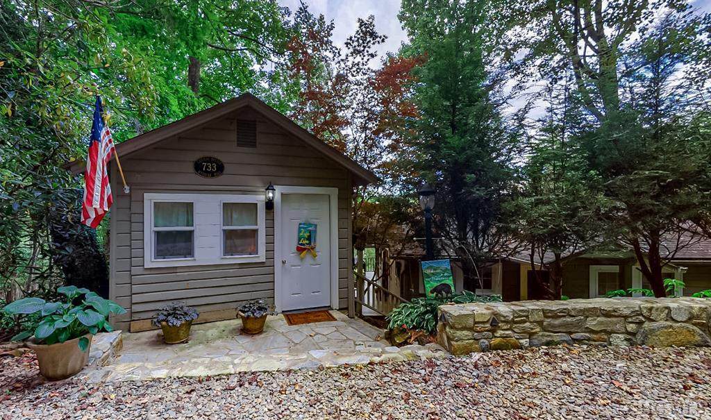 733 Wyanoak Road - Photo 1