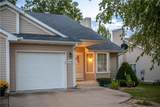 1618 The Oaks Street - Photo 2