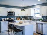 7412 Strathbury Avenue - Photo 3