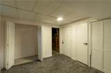 9525 Manning Avenue - Photo 11