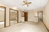 917 Valley Lane - Photo 18
