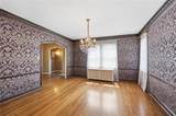 642 Romany Road - Photo 16