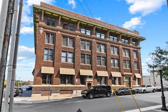 523 Grand Boulevard - Photo 1