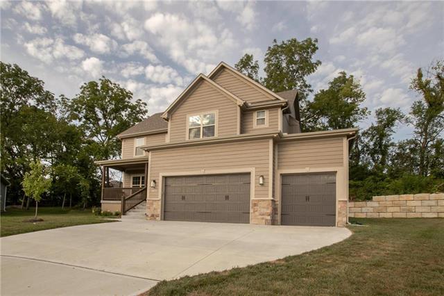 1402 Burr Oak Court - Photo 1