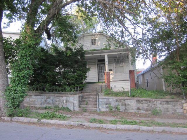 605 12th Street - Photo 1