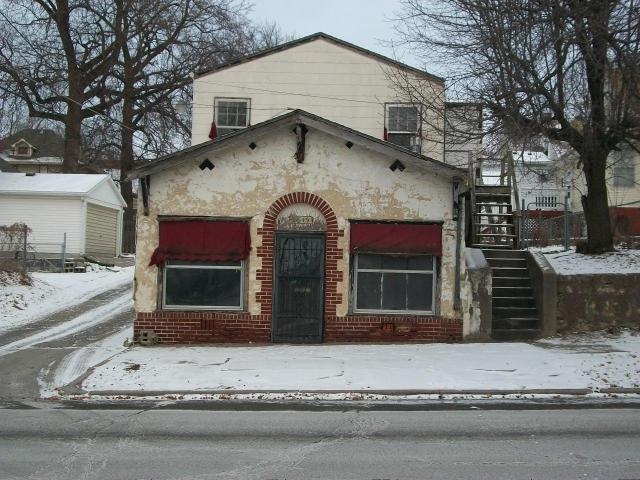 1615 28th Street - Photo 1