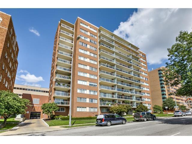4740 Roanoke Parkway - Photo 1
