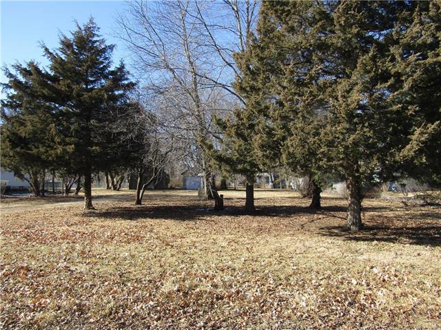 13608 Cypress Avenue - Photo 1