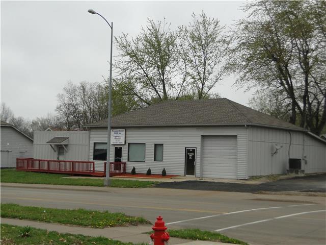 208 Webster Street - Photo 1