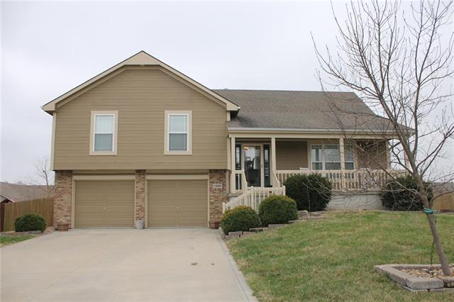 15609 Cedar Street - Photo 1