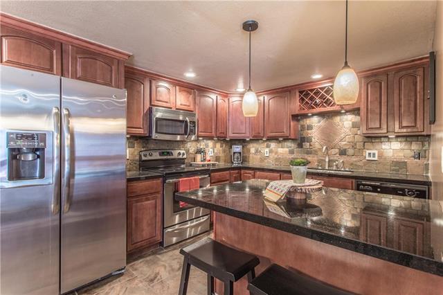 5330 Rosewood Street - Photo 1