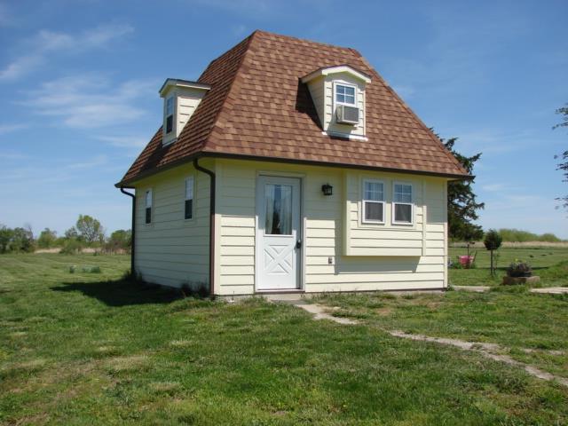 1609 Farris Road - Photo 1