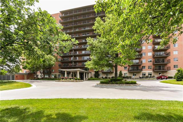 4550 Warwick Boulevard - Photo 1