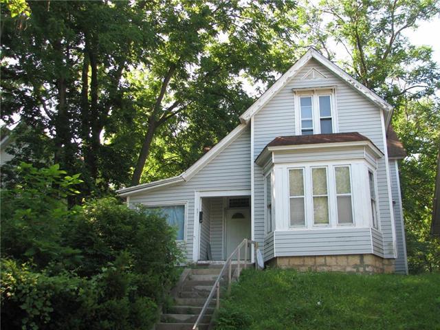 621 Walnut Street - Photo 1