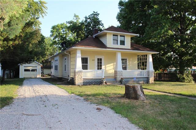 1029 Metropolitan Avenue - Photo 1