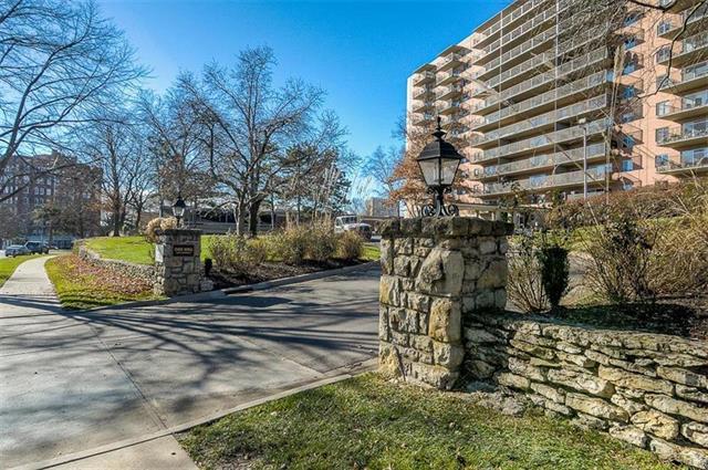 4550 Warwick Boulevard - Photo 1