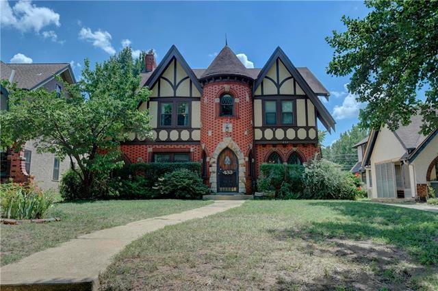 433 Gregory Boulevard - Photo 1