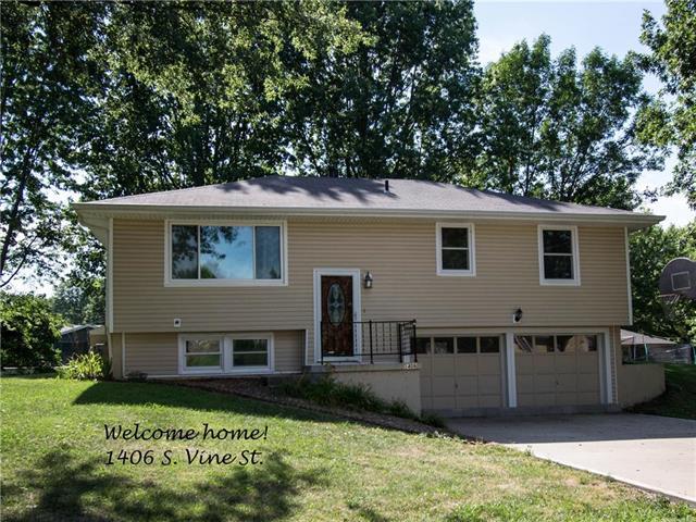 1406 Vine Street - Photo 1