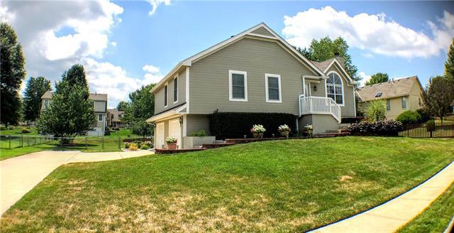 605 Oak Drive - Photo 1