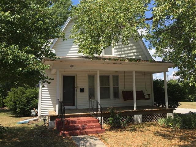 703 7th Street - Photo 1