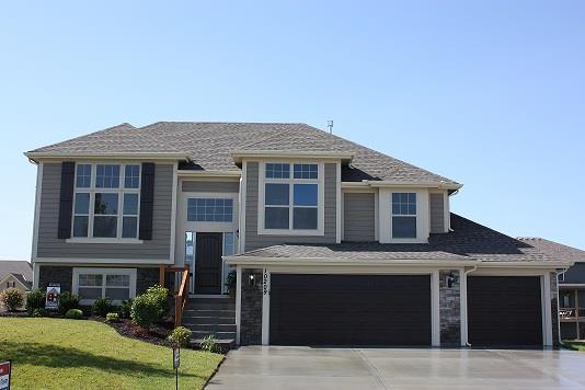 4425 67th Street - Photo 1
