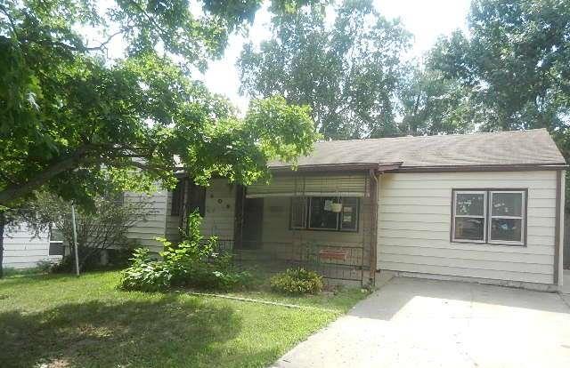 605 Colonel Drive - Photo 1