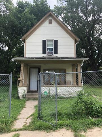 2923 Highland Avenue - Photo 1