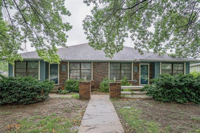 1709 Skyline Drive - Photo 1
