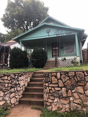325 Bellaire Avenue - Photo 1