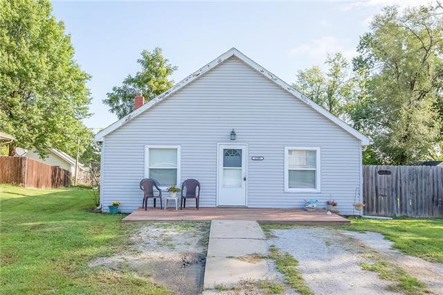 5709 Compton Avenue - Photo 1