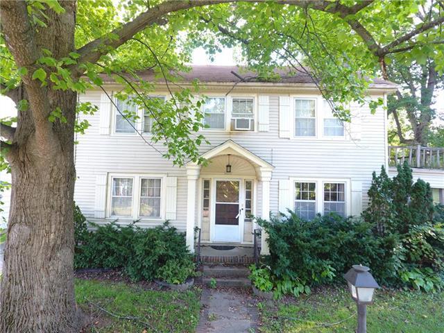 518 Grover Street - Photo 1