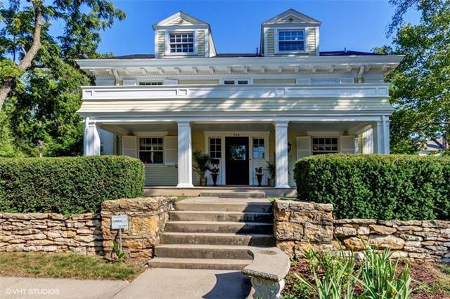 704 Emanuel Cleaver Boulevard - Photo 1
