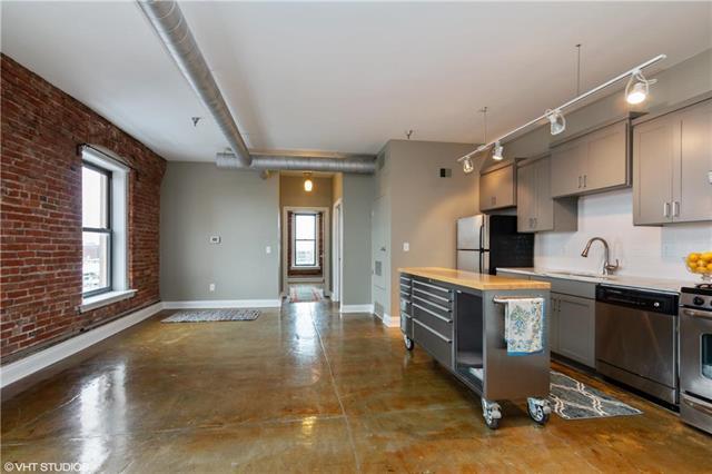 509 Delaware Street - Photo 1