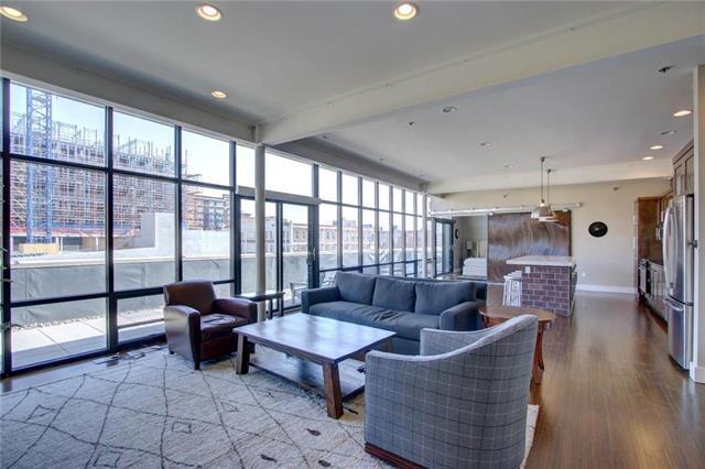 2120 Wyandotte Street - Photo 1