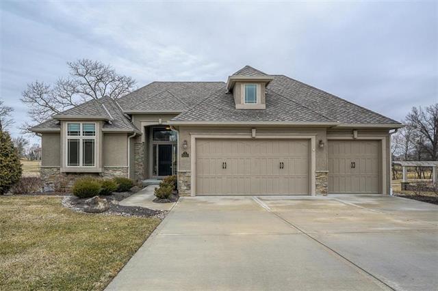 6100 104th Terrace - Photo 1