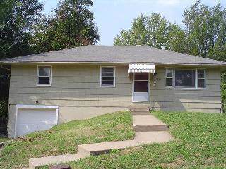 2538 Oakley Avenue - Photo 1