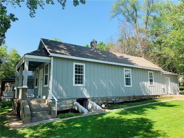 902 9th Street - Photo 1