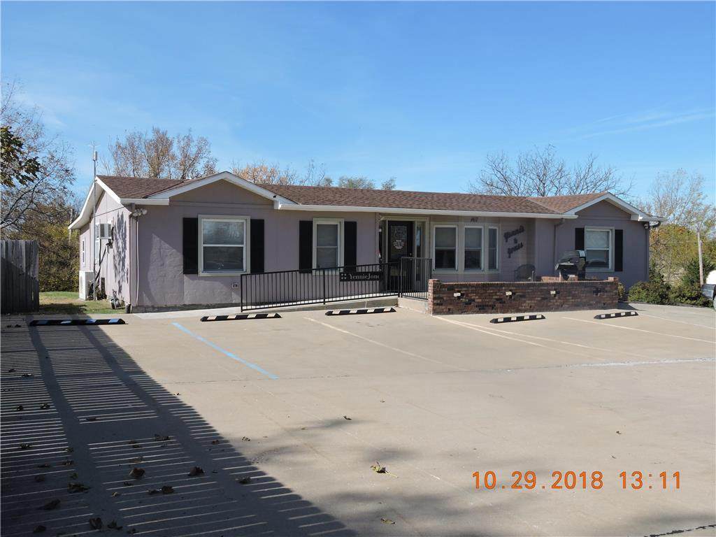 1417 7 Highway - Photo 1