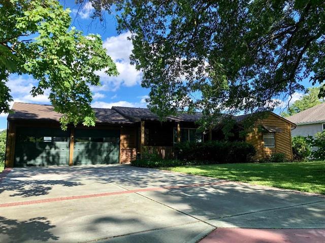 720 Town And Country Lane - Photo 1