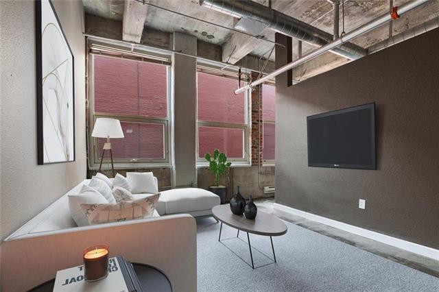 321 W. 7th Street - Photo 1