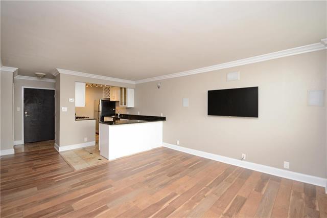 700 8TH Street - Photo 1