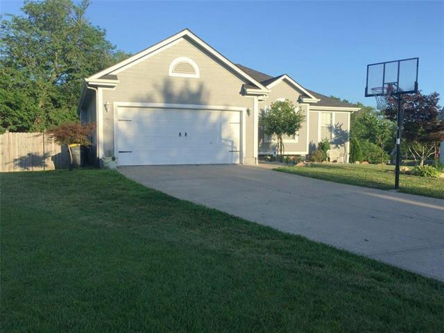 703 Spruce Drive - Photo 1