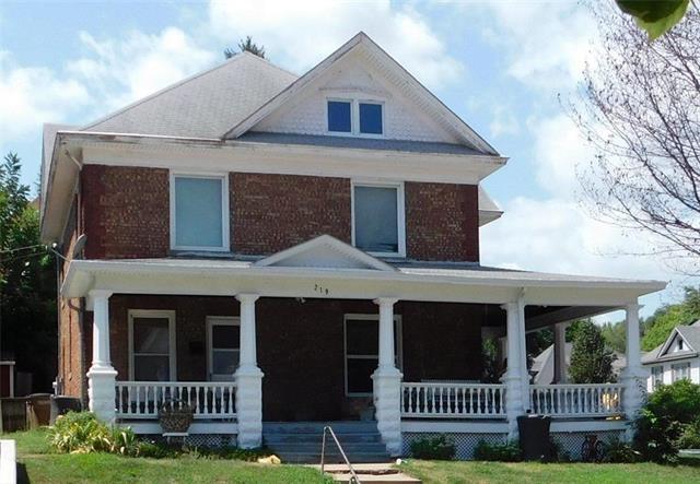 219 9th Street - Photo 1