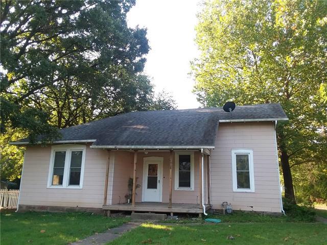 500 E Park Street - Photo 1