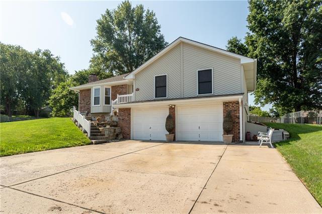 525 Sharon Drive - Photo 1